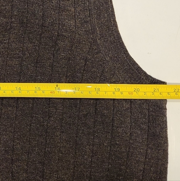 Club Room Woolmark 100% lambswool cardigan knit vest, size M, brown - Picture 8 of 8